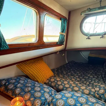 Sailboat Raver Botel